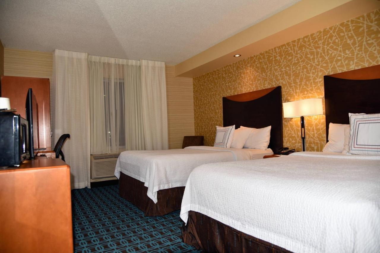 Fairfield Inn Hartford Airport Уиндзор Локс Екстериор снимка