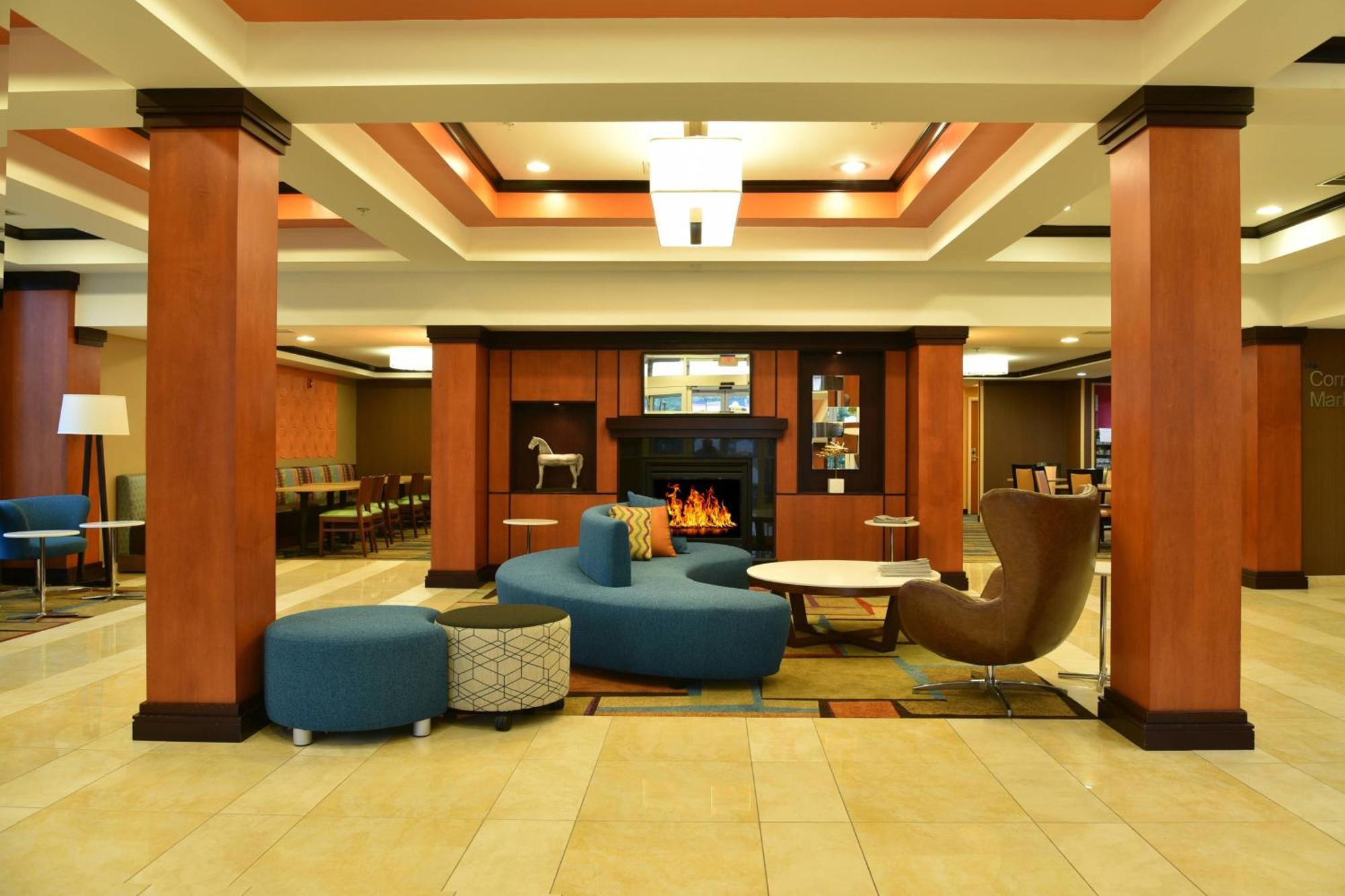Fairfield Inn Hartford Airport Уиндзор Локс Екстериор снимка