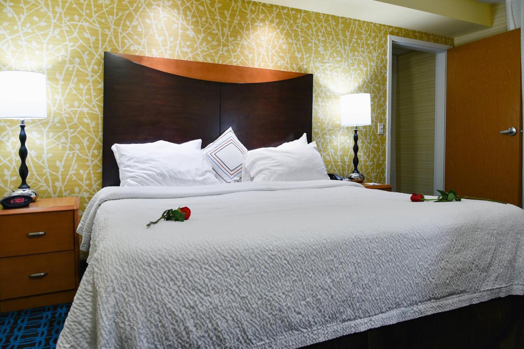 Fairfield Inn Hartford Airport Уиндзор Локс Екстериор снимка