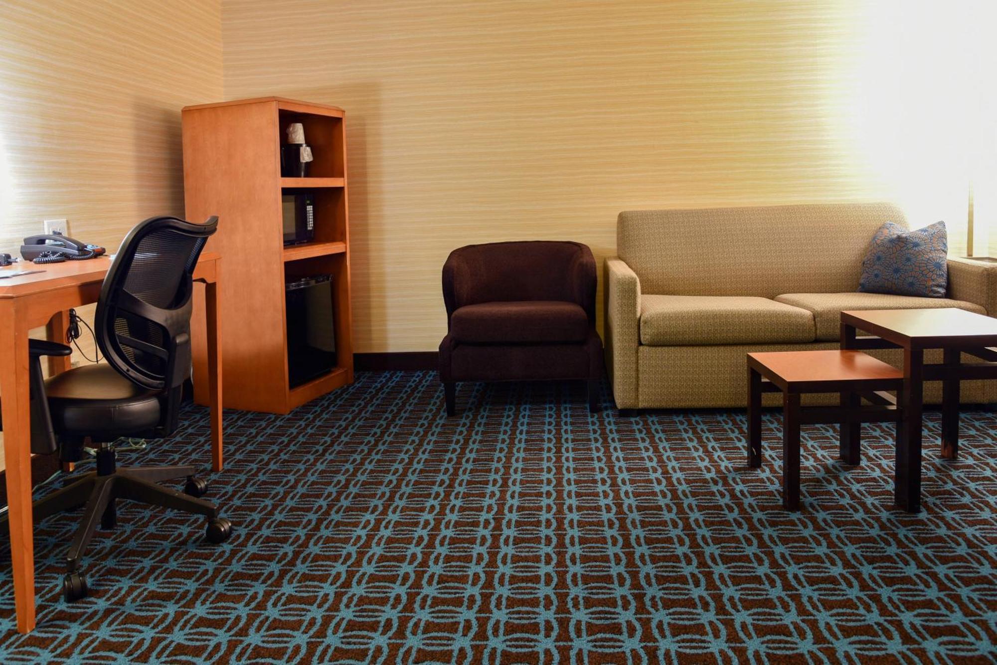 Fairfield Inn Hartford Airport Уиндзор Локс Екстериор снимка