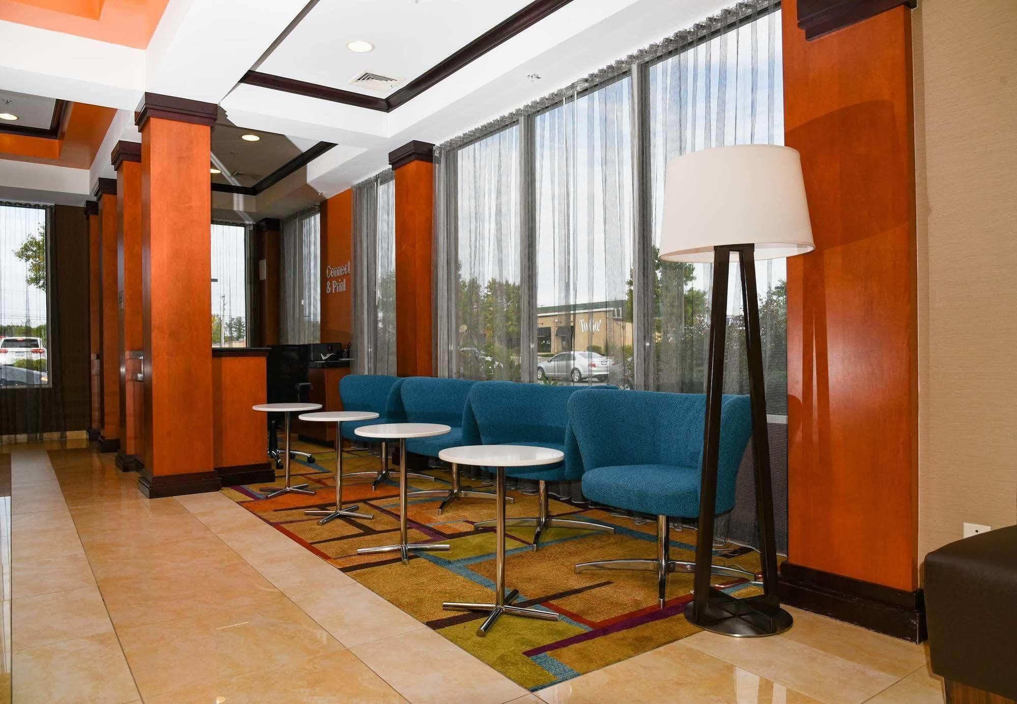Fairfield Inn Hartford Airport Уиндзор Локс Екстериор снимка